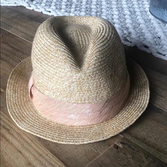 Gap Hat / Fedora - Picture 1 of 7